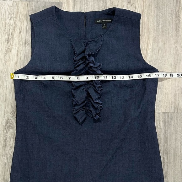 Banana Republic Lightweight Wool Stretch Ruffle Sleeveless Top Navy Shirt Size 2 - Picture 3 of 6